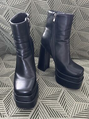 Wetkiss Double Platform Boots